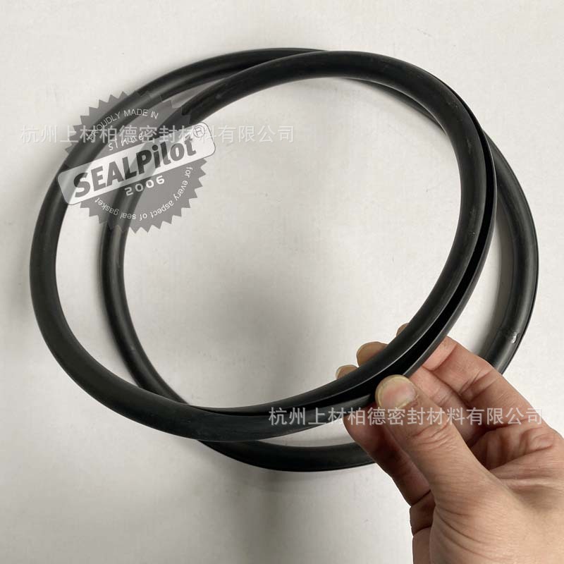 ʵ����Բ����ɫ���Բ�����������͸�ʴ����NBR�ܷ�O��������