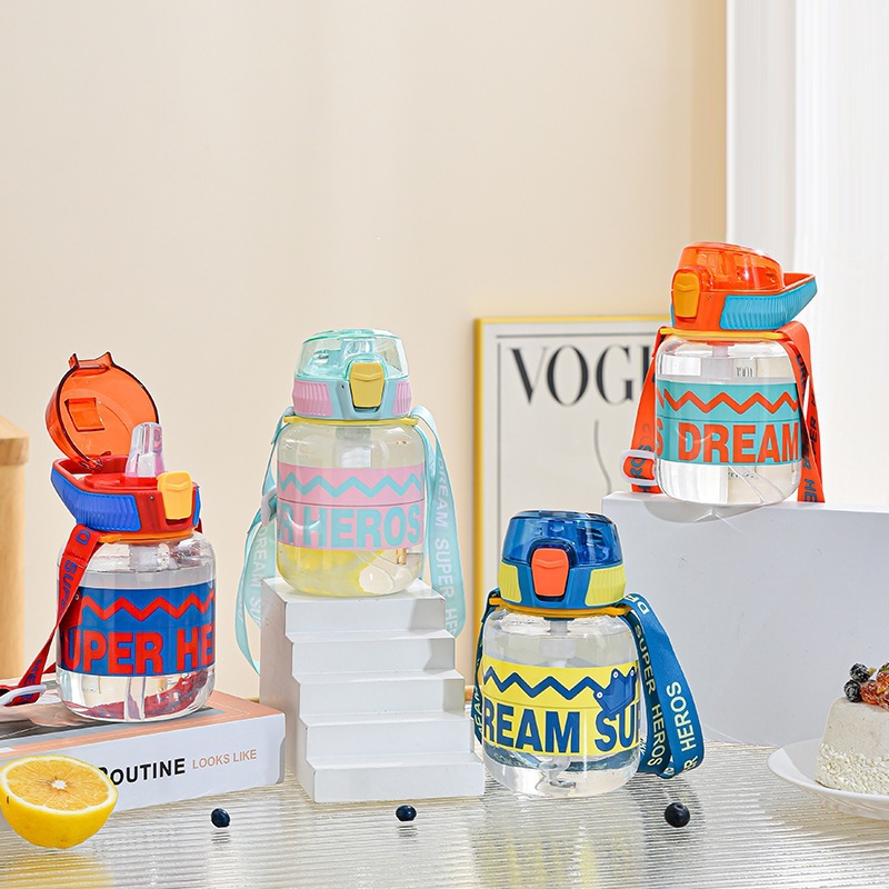 Taza de paja de gran capacidad para niñas de alto valor facial de taza de agua de plástico de verano al aire libre para estudiantes hervidor portátil para hombres