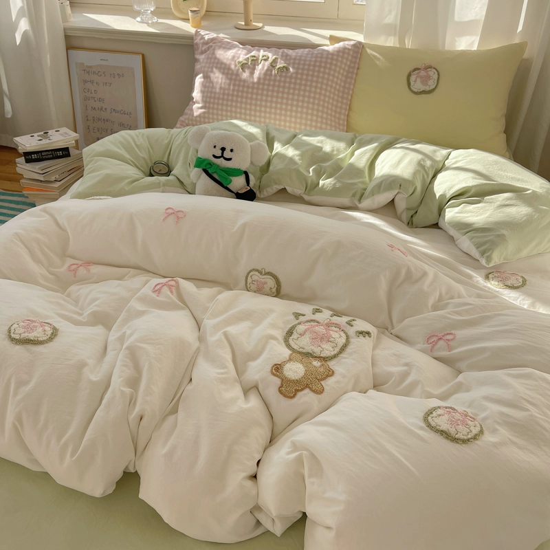 Four-Piece Embroidered Bedding Set, Soft Sweet Dessert Design, Spring–Summer, Multiple Sizes