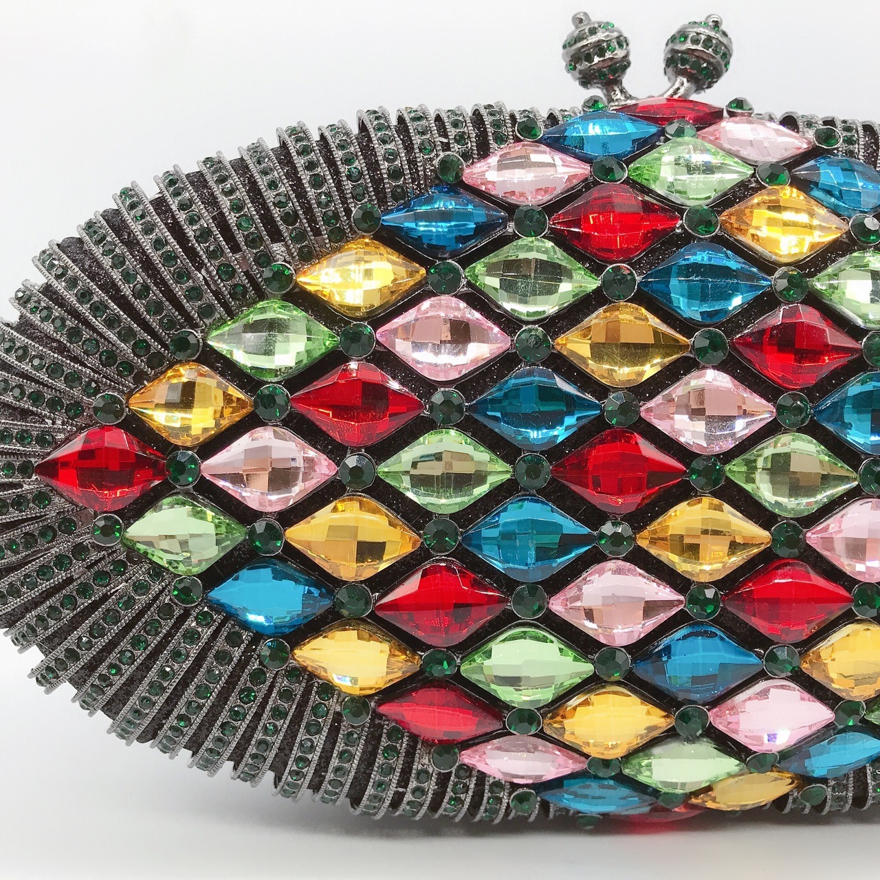 * Nuevos productos transfronterizos con diamantes bolsas de cena coloridas vestidos de joyas bolsas de mano metal hueco caja dura bolsas de cristal