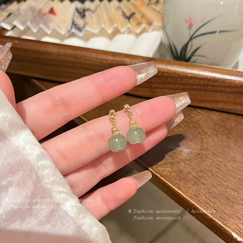 新中式中古风仿玉髓耳钉女小巧精致水滴形耳环女百搭气质耳饰批发