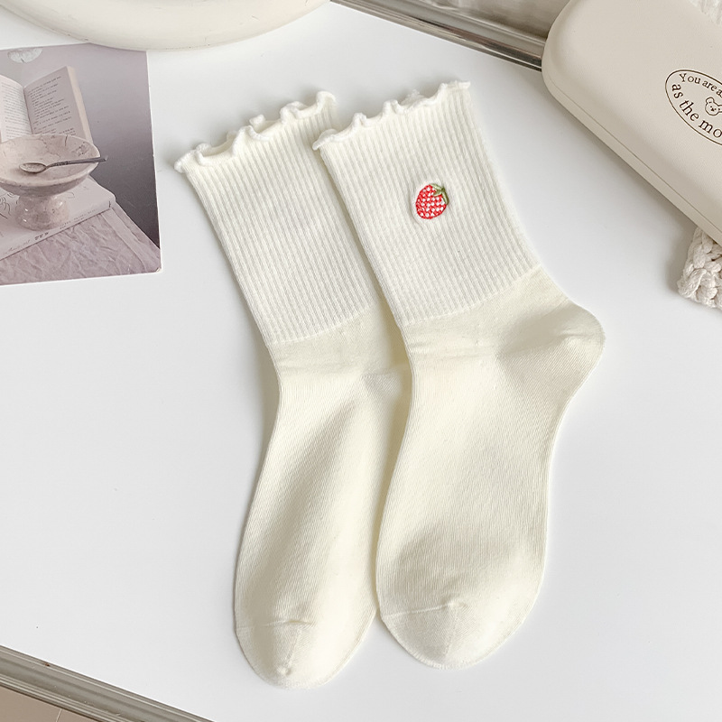 Calcetines blancos para mujeres invierno inmujeras calcetines de algodón sólido bordado hongo calcetines al por mayor sin hueso