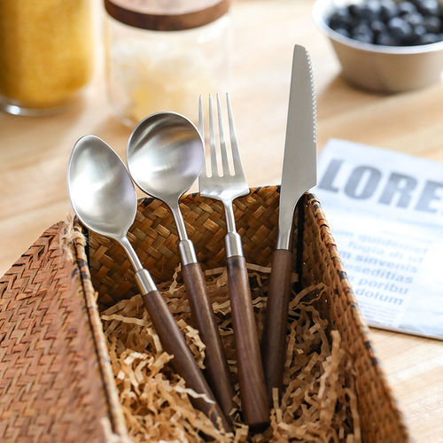 Walnut handle 304 stainless steel light luxury ins steak knife and fork wholesale western restaurant spoon tableware knife and fork set