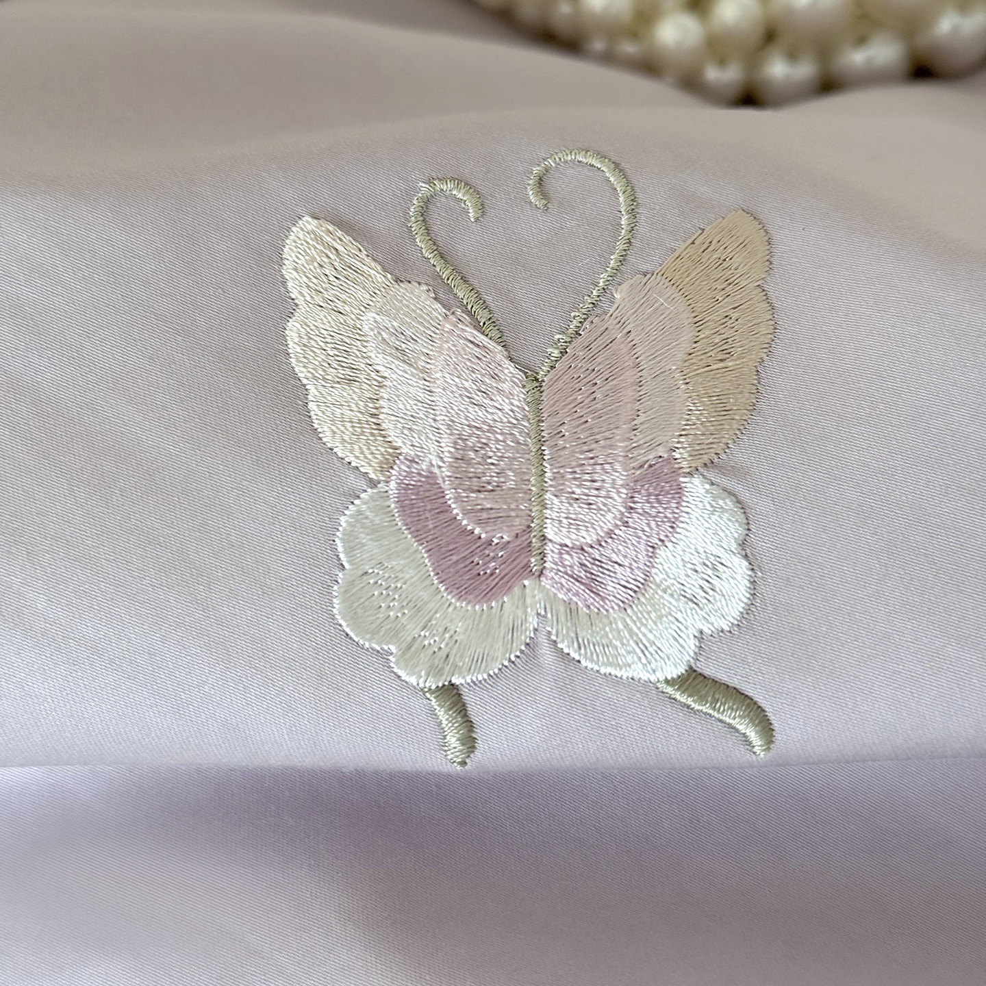 Elegant Embroidered Four-piece Cotton Bedding Set For Bedroom_voghion.com