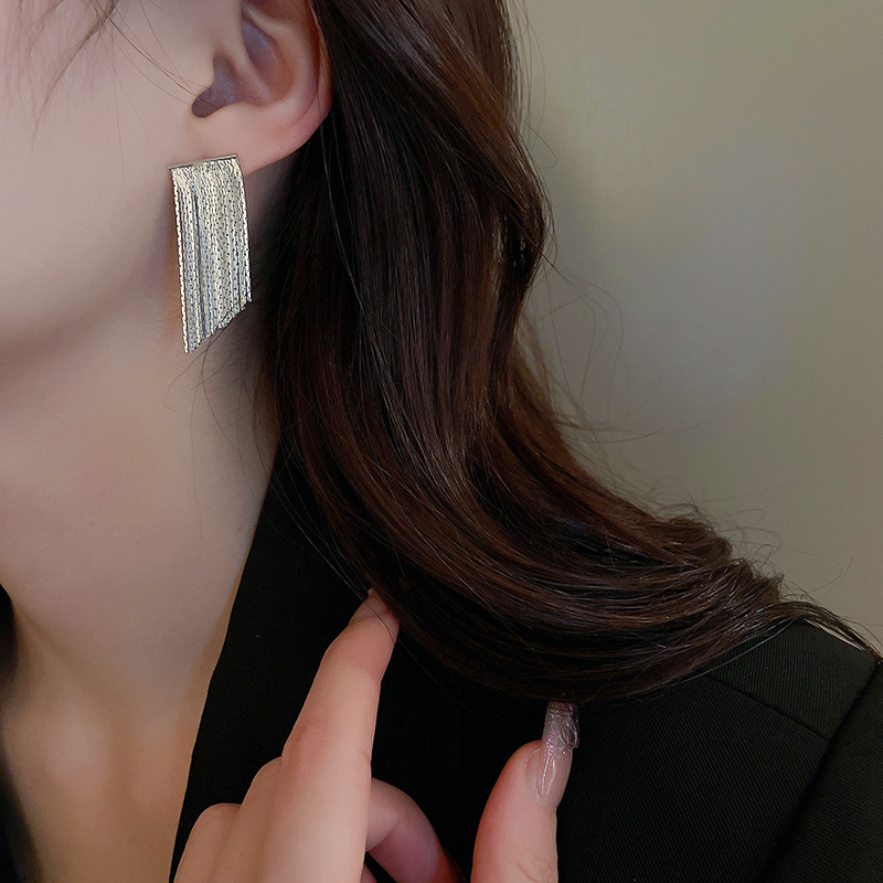 Fashion Solid Color Copper Tassel Earrings 1 Pair