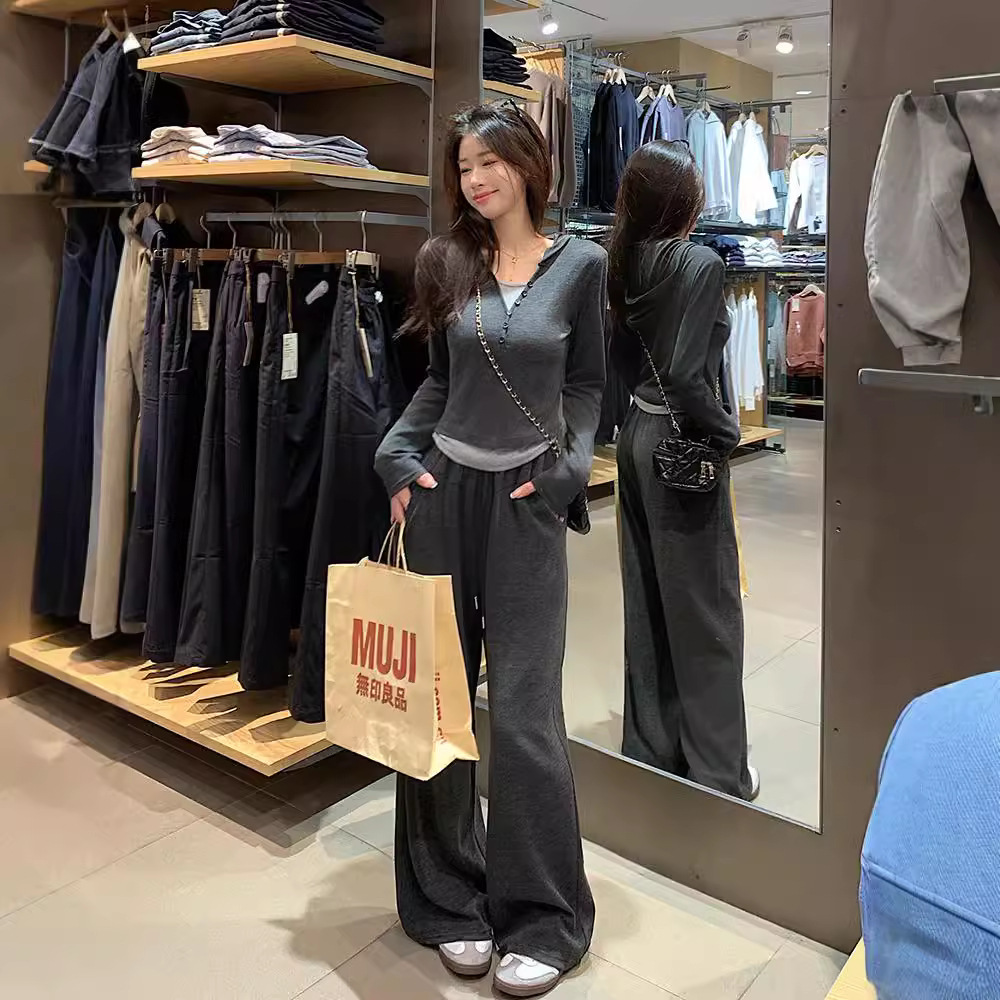Two-Piece Casual Sports Suit with Faux Two-Piece Long-Sleeve Top and High-Waisted Wide-Leg Pants for Women in Autumn