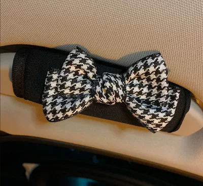 Winter Cute Car Seat Belt, Sürətlər qutusu və əl tormozu başlıqları - houndstooth-black-velvet-handle