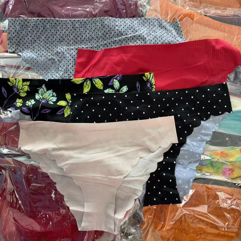 Low-price stock of high-end European and American sexy, alluring, assorted styles of seamless one-piece women's panties, thin briefs, stock clearance