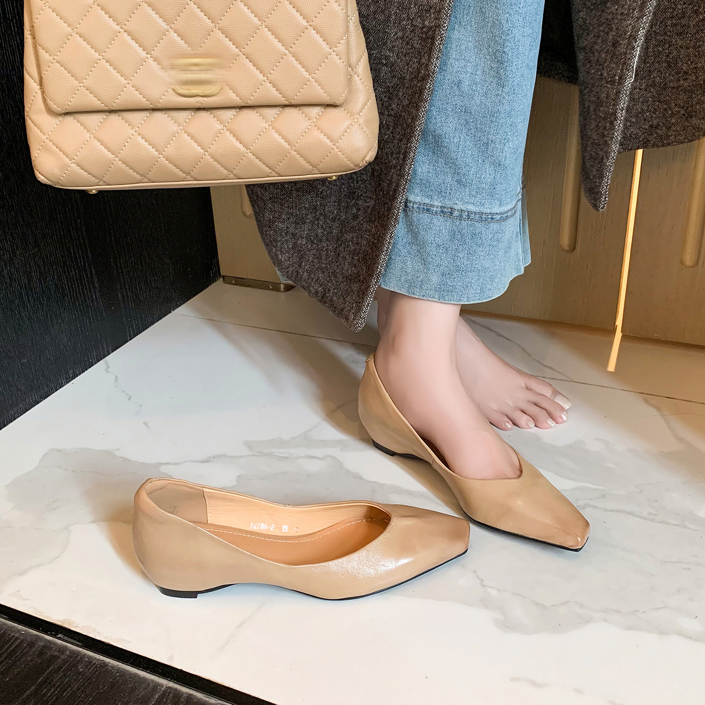 Giày cao gót nữ mũi nhọn miệng nông phong cách Hàn Quốc, gót dày dốc — đen