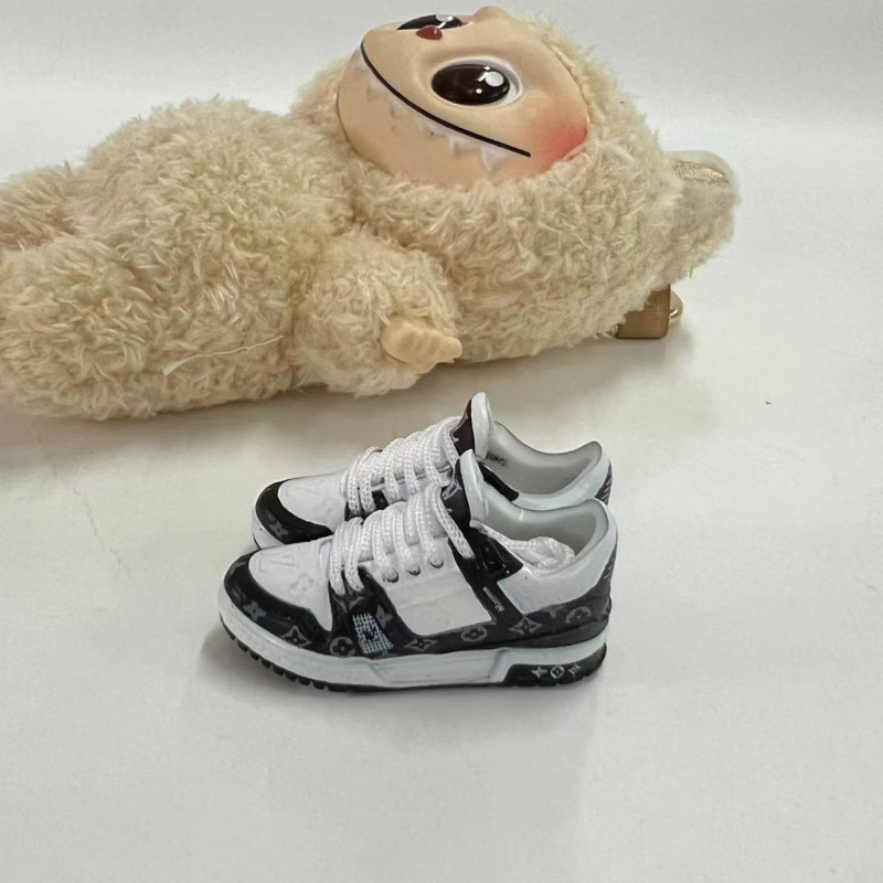 LABUBU Zapatos Rabu Ropa de bebé 17cm felpa vinilo bolso de muñeca colgante para zapatos desnudos caja ciega