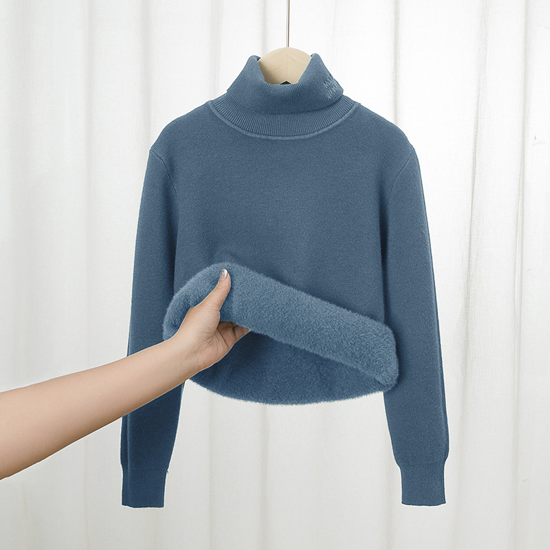 Suéter de cuello alto grueso con forro polar para niños, tejido integrado para niños mayores, capa base de imitación de visón, diseño moderno con letras para niños pequeños y niños.