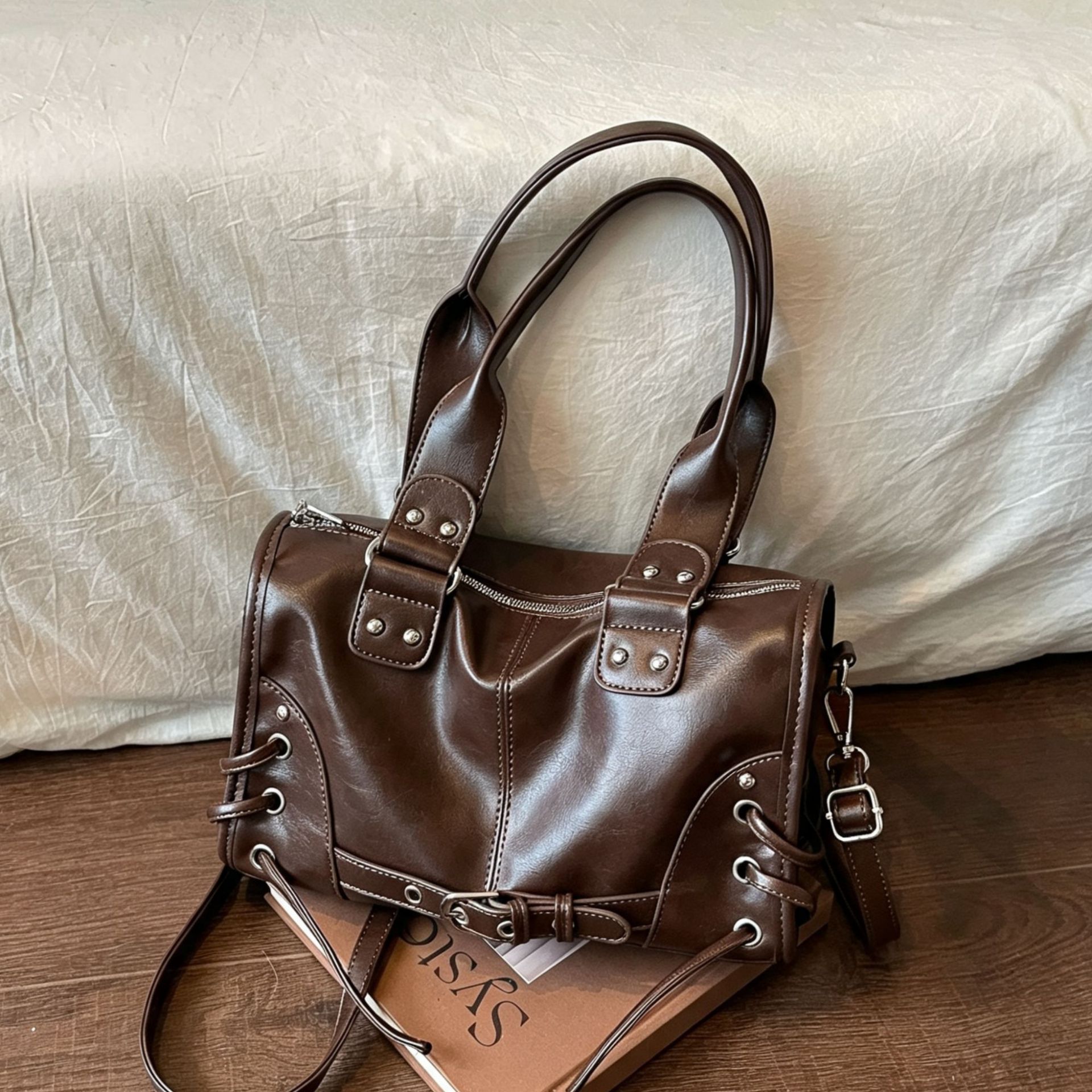 Korean-style handbag, fashionable biker bag, high-end shoulder bag, crossbody pillow bag, niche women's bag