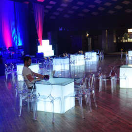 欧式时尚led亚克力婚礼宴会桌聚餐七彩发光方形玻璃桌充电遥控