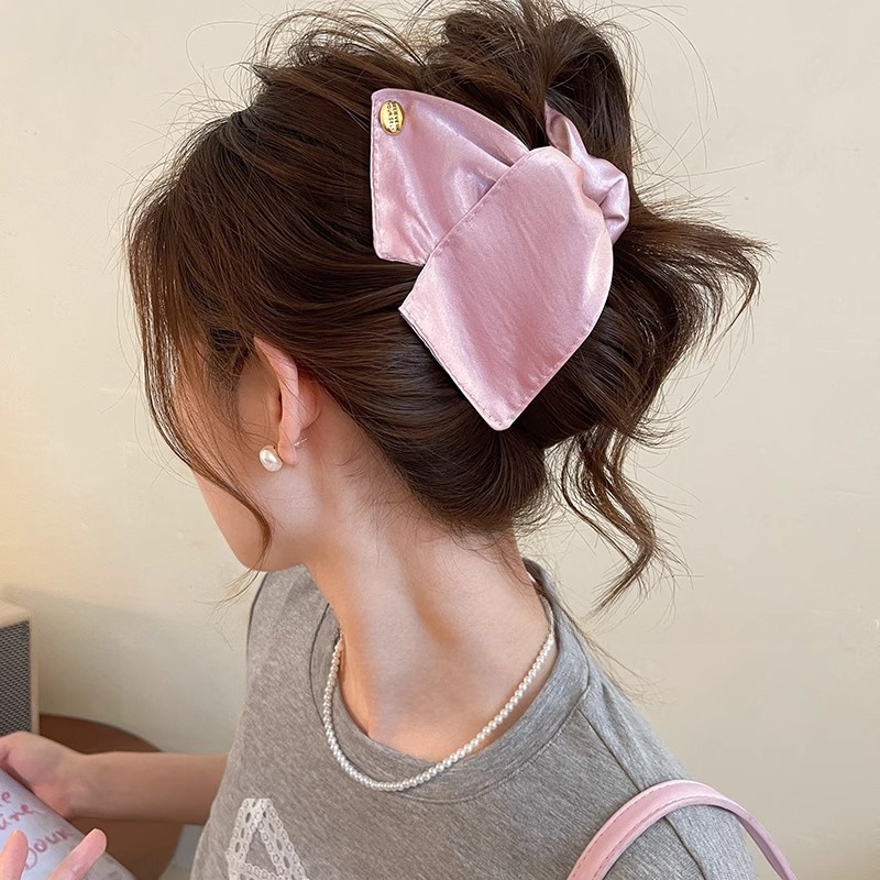 優しい狙撃！サテン三角グリッパー女性のハイエンド 2025 新しい夏のヘアクリップサメクリップヘアアクセサリー|undefined