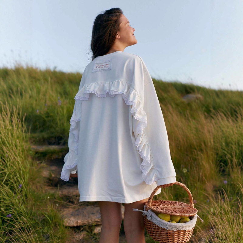 Niche Design Sweatshirt for Women in Autumn, Lace Ruffled Back Splicing Top, Loose White Jacket for Women Wholesale