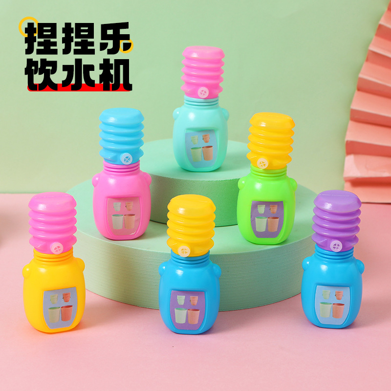 Transfronterizos niños plástico creativo beber agua de forma de bocina de presión de aire descompresión pellizco llamado juguetes de azúcar al por mayor