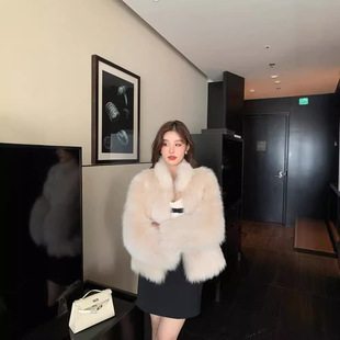 2024 Autumn and Winter New Imitation Fox Fur Outwear, Fashionable and Young, Small Fragrant Style, Warm and Thickeneded Outwear