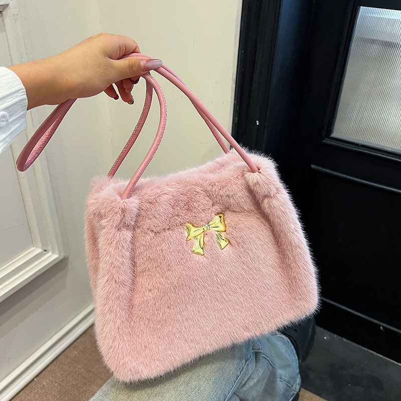 Nuevo bolso de peluche de moda 2024 en otoño e invierno, bolso de peluche de moda, bolso de peluche de un solo hombro, bolso especial INS