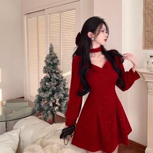 ��������}�Q�·�ϲ�cŮ�b���С�Y����ɫ�z�q�����B��ȹ���ﶬ��