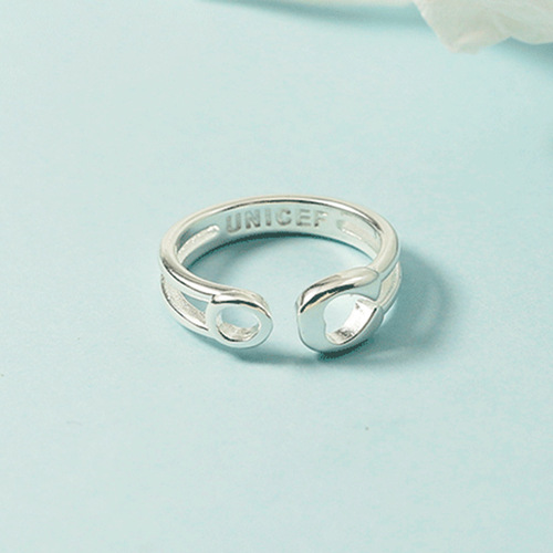 Trendy and creative Japanese and Korean fashion open heart hollow ring custom-made ring letter gift jewelry for girlfriend