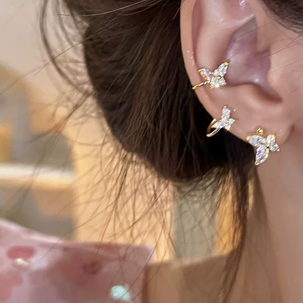 Exquisite Butterfly Pierced Ear Clips for Women Summer 2023 New Accessible Luxury Ear Bone Clips Elegant Niche High-End Earrings