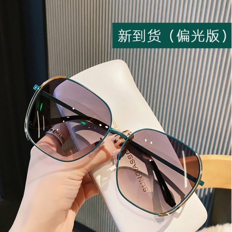 De gama alta retro verde gafas de sol polarizadas Internet celebridad moda Metal Gran marco gafas de sol de moda de los hombres y las mujeres de estilo coreano protección UV