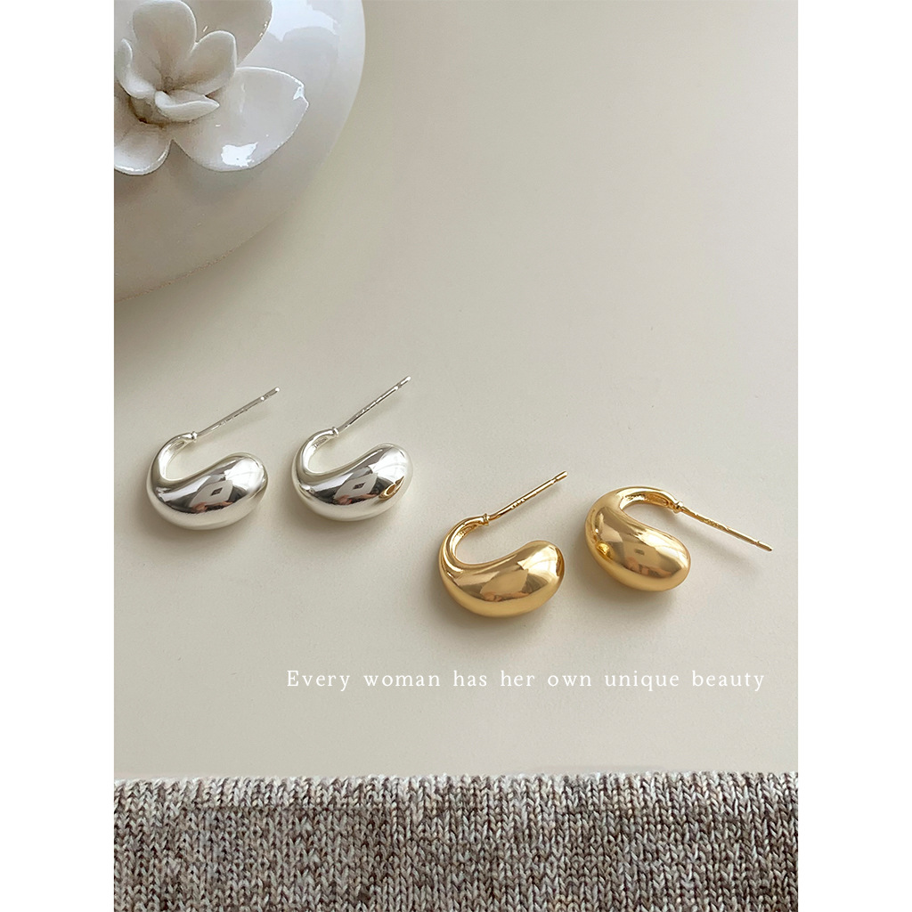 1_0030_Every woman has her own