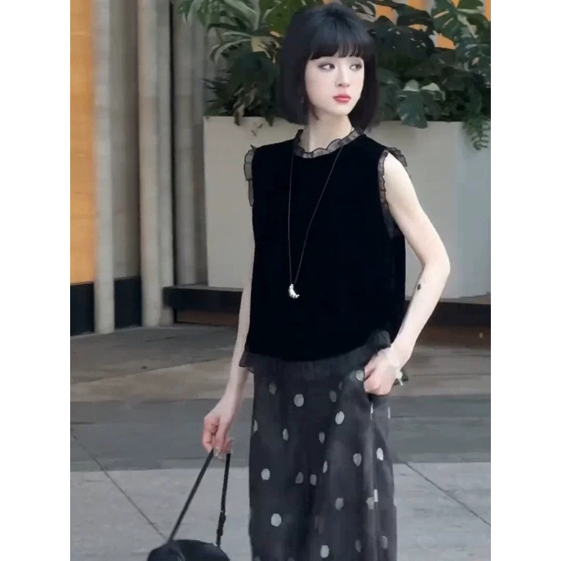 2026 Summer Black Round Neck Velvet Lace Trim Sleeveless Shirt Top New Style Loose Slimming Vest Women's Clothing