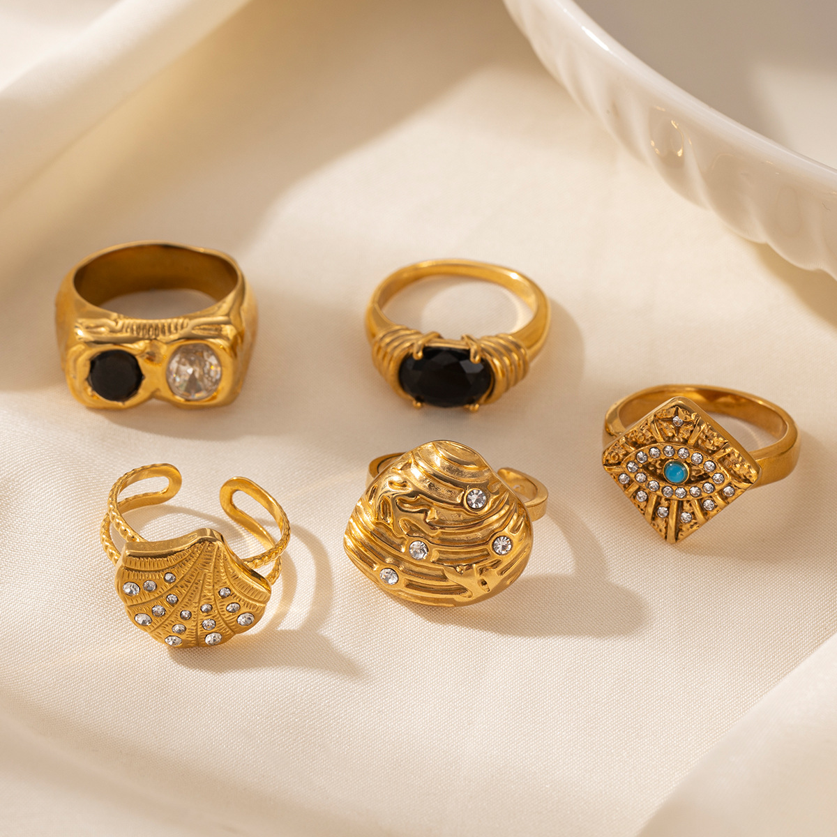 Taina personalidad joyería de moda europea y americana anillo de acero inoxidable mujer nicho ligero lujo anillo de zircon transfronterizo joyería