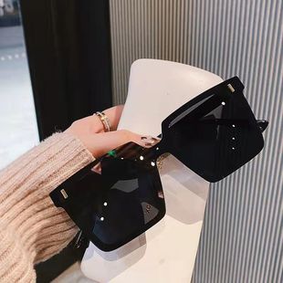 �n�淽�δ���@ĘС���RŮ��Ę���ĺڳ�ī�R��ƽ��̫��R�ٴ�����