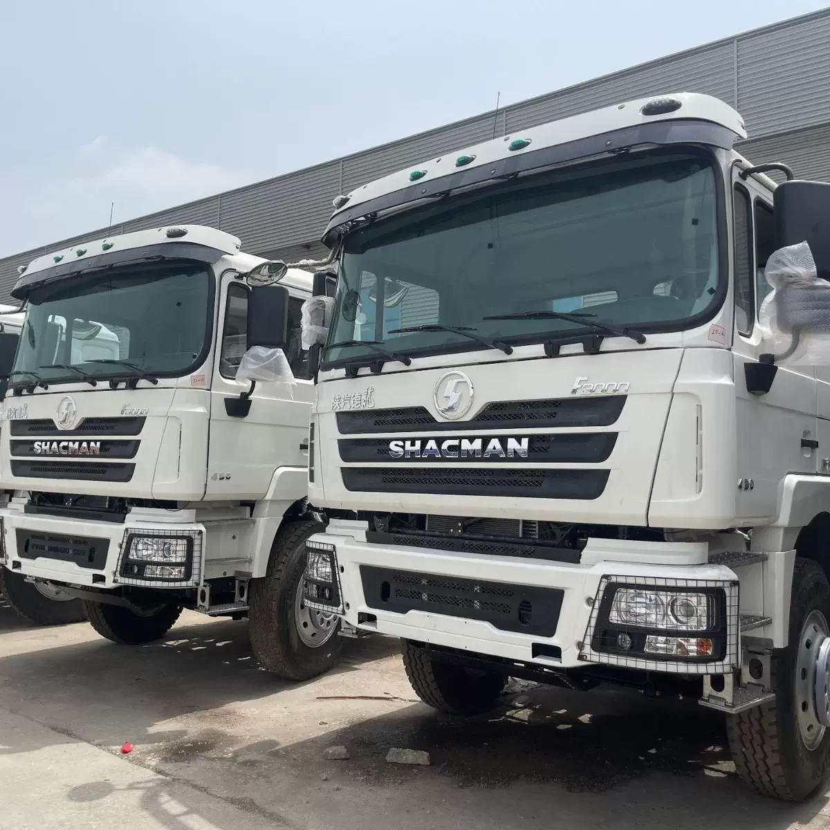 出口非洲SHACMAN牵引卡车6X4双驱二手430马力右驾国三大泵