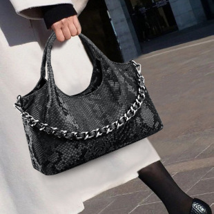�羳���N�߼y���ذ���Ů�����������μ�����б����r�аٴ�ͨ�ڰ�