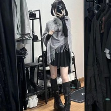 套装女2024新款慵懒风流苏披肩斗篷式针织衫高腰显瘦半身裙两件套