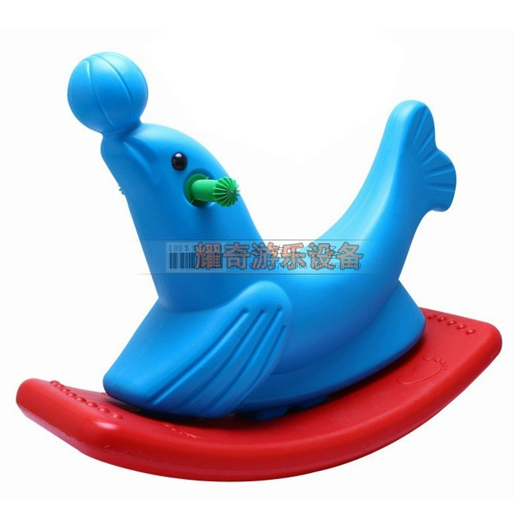 Двухцветный морской лев качалка лошади. Детская качалка лошади.