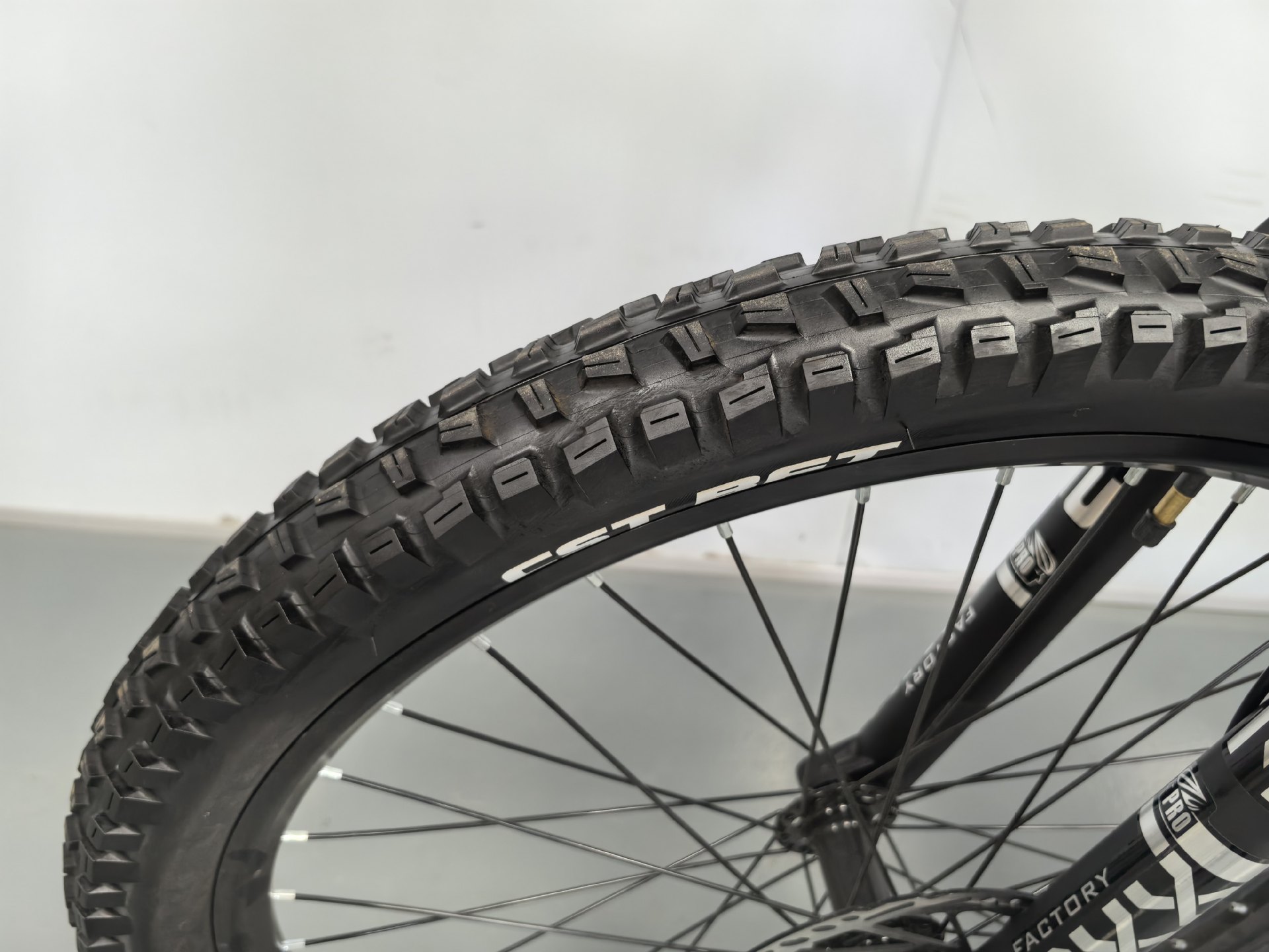 26 Wholesale Electric Mid-Mounted Bicycle Swordfish Double Shock Absorber