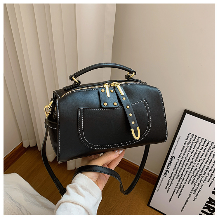This year's popular handbag for women in 2024, new high-end color contrast single shoulder crossbody bag, stylish and_voghion.com