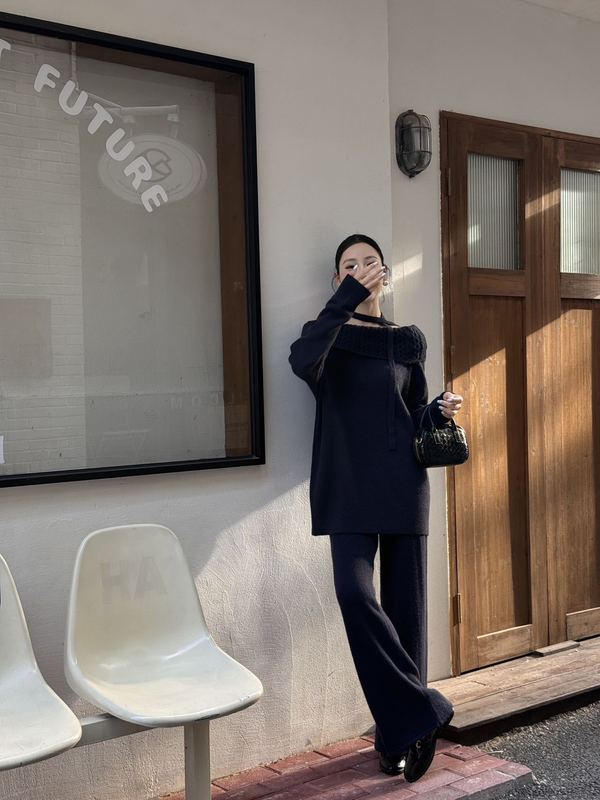 时尚气质高级感女士两件套秋冬新款一字肩麻花上衣宽松阔腿裤套装|undefined