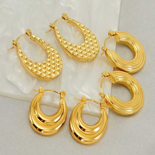 New European and American-style fashion stainless steel U-shaped earrings—vintage, high-end, lightweight luxury ear accessories in Instagram-worthy design, directly from the manufacturer.