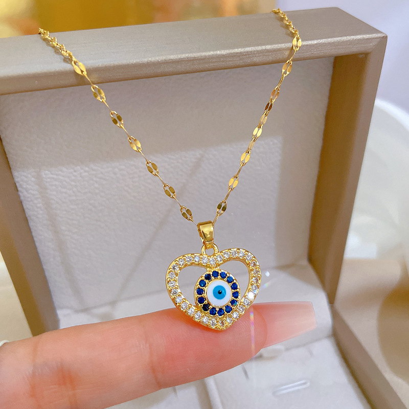 1 Piece Quantity Daily Occasion Retro Devil's Eye Heart Shape Titanium Steel Copper Inlay Artificial Gemstones Pendant Necklace