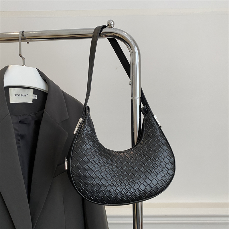 Nuevo bolso de medio mes, bolso de hombro de mensajero portátil ajustable, bolsa de media luna de moda, bolsa de bola de masa, 2024 invierno de alto valor