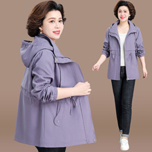 妈妈秋装外套中长款风衣2025新款中老年女装洋气连帽夹克上衣