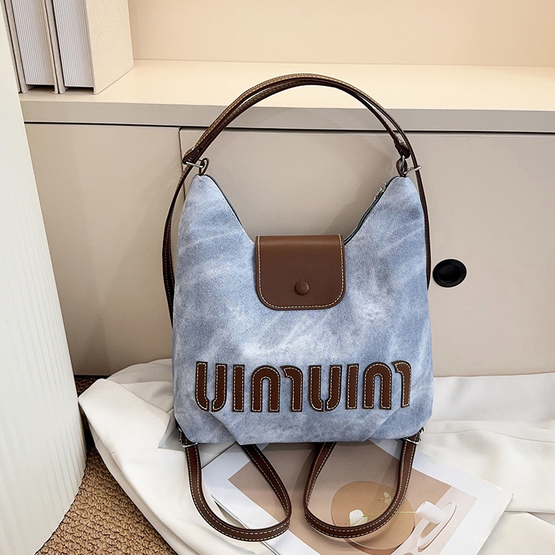 2026 nuevo bolso de alto valor facial bolso de clase para estudiantes universitarios bolso de hombro de nicho para mujeres gran capacidad coreana