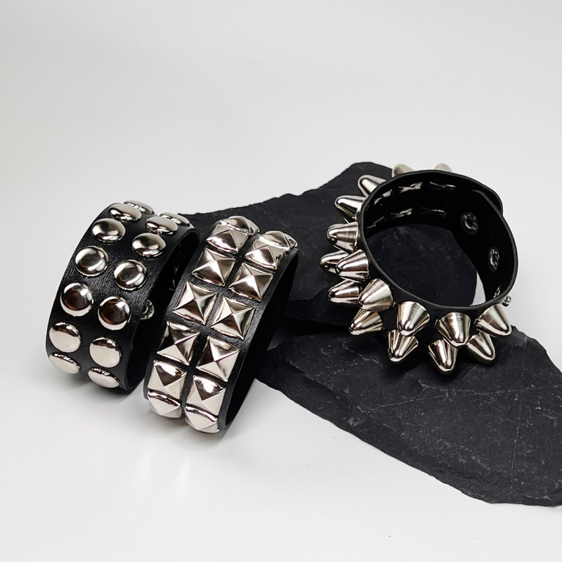 Cross-Border European and American Fashion Punk Style Rivet Bracelet Rock Spike Wrist Strap Personalized Motorcycle Men's Leather Bracelet Cross-Border European and American Fashion Punk Style Rivet Bracelet Rock Spike Wrist Strap Personalized Motorcycle Men's Leather Bracelet