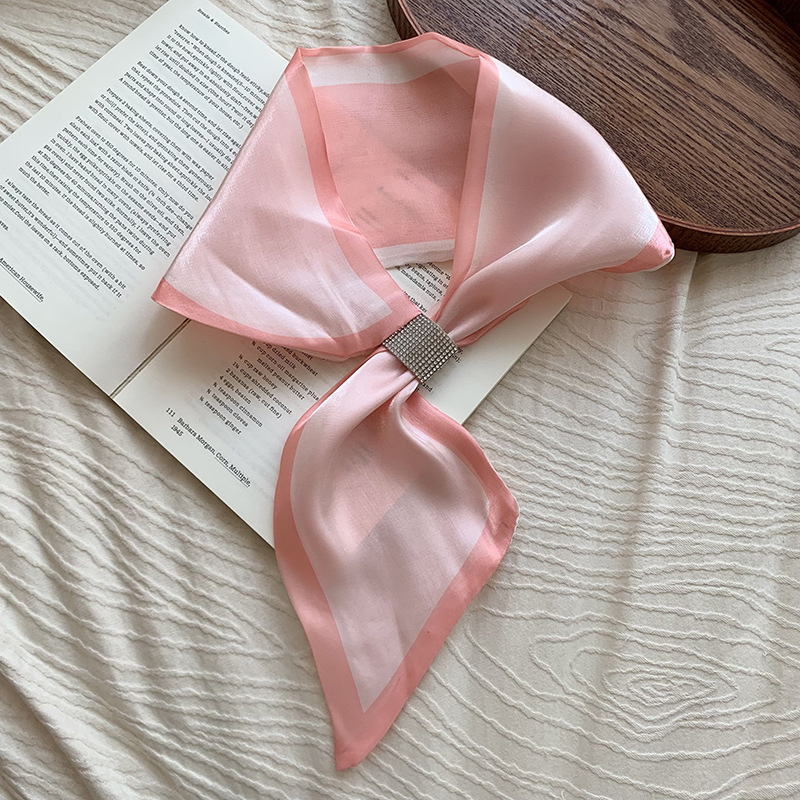 Pañuelo de seda, sentido de alta calidad, primavera y verano, nuevo temperamento, bufanda decorativa profesional, bufanda de oreja perforada perezosa con incrustaciones de diamantes finos