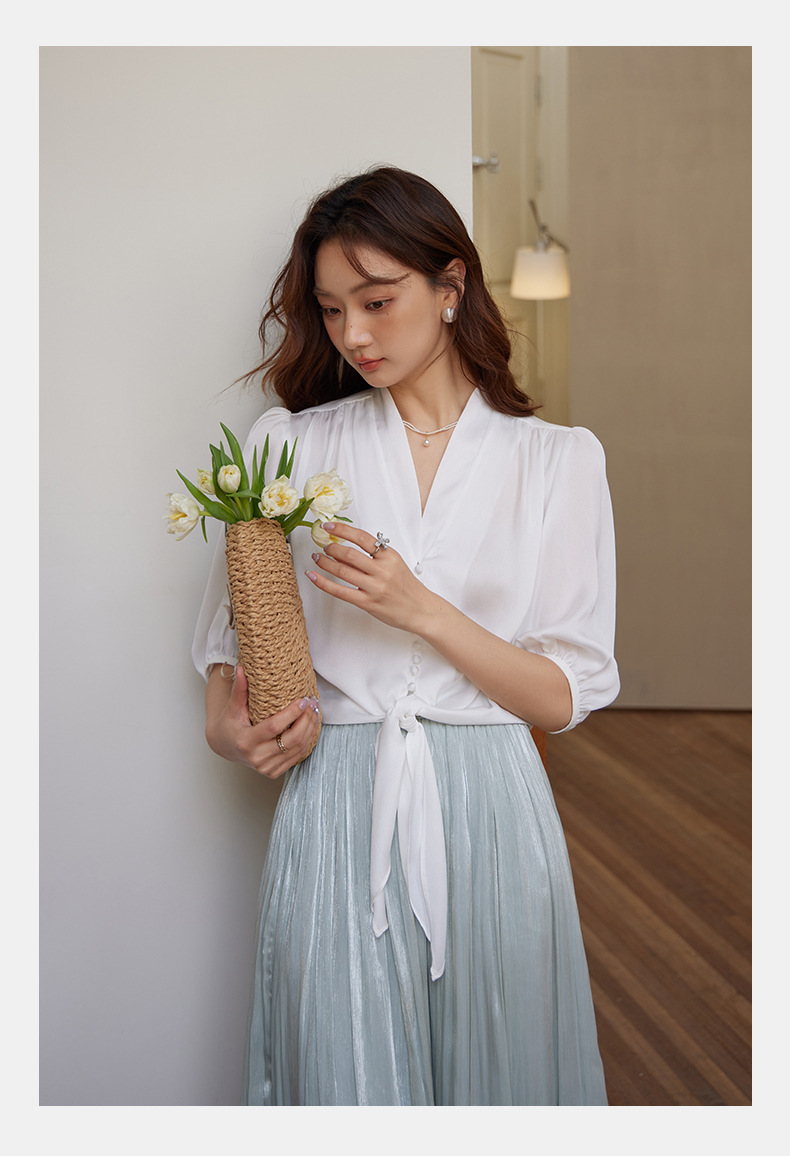 起范2024夏季新品法式知性优雅V领女士衬衫宽松显瘦缎面衬衣82911 pic 12