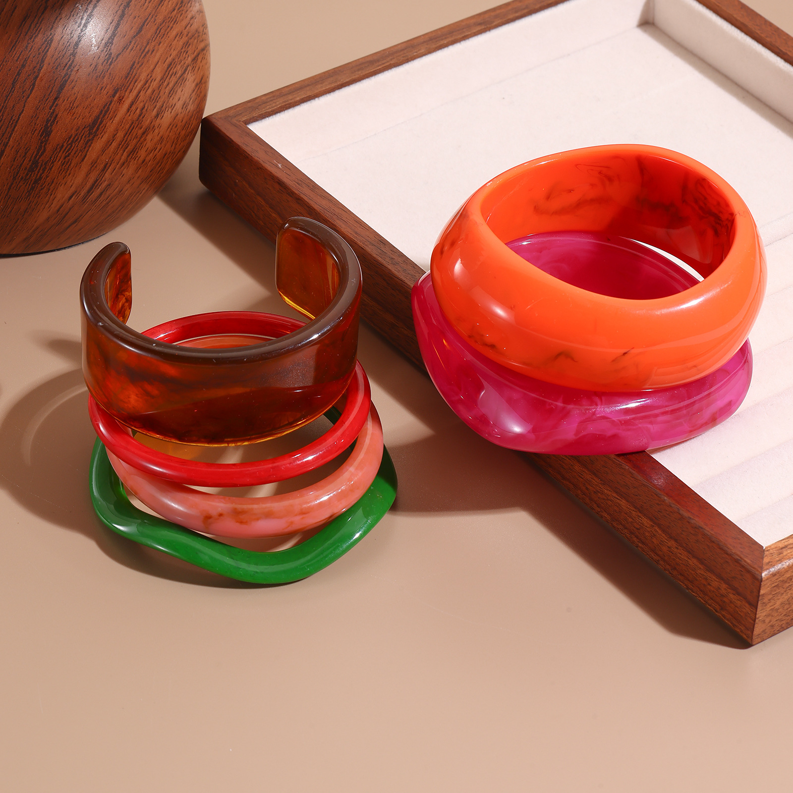 Europa y América de moda translúcida elíptica ancha joyería macarón chica retro pulsera de resina alta sensación al por mayor