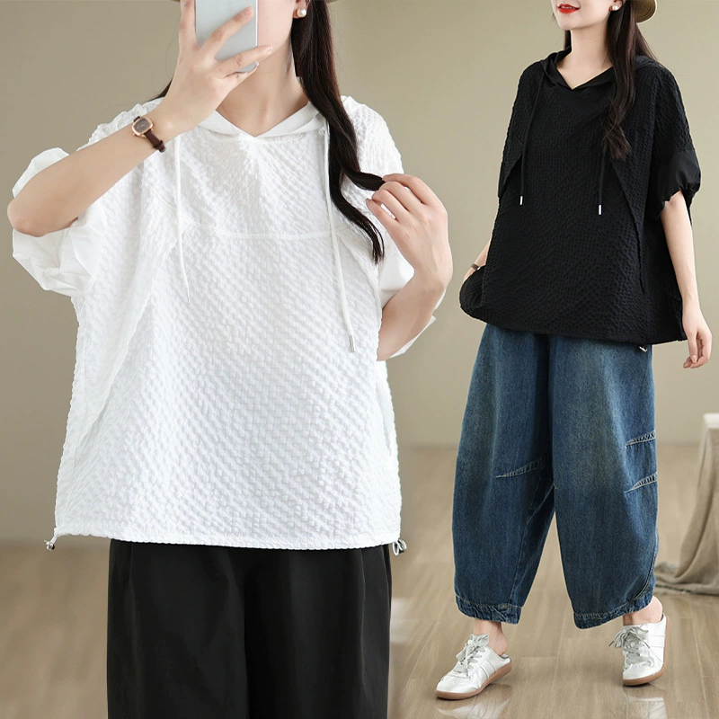 Настоящая летняя новая однотонная футболка с капюшоном и короткими рукавами, текстурированный женский топ в корейском стиле с завязками по краю