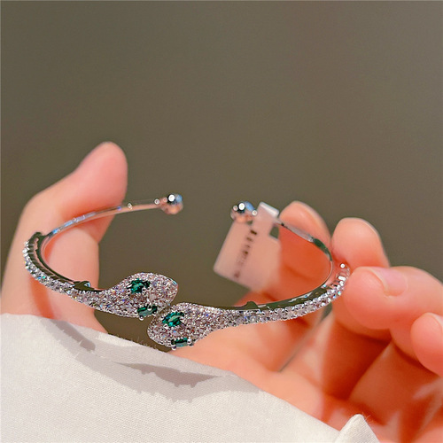 Store Manager's Favorite JOJOACC Silver Snake Bracelet, Luxurious Micro-set Green Diamond Ring, Japanese/Korean Style Jewelry J288