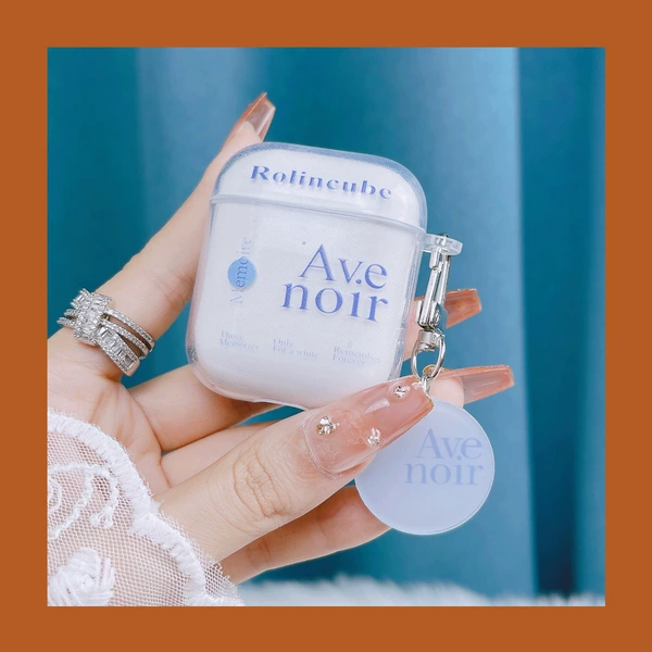 Blue pendant, English