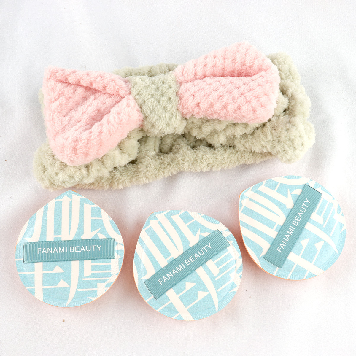 Juego de 33 piezas de herramientas de belleza con bolsa de cosméticos de viaje